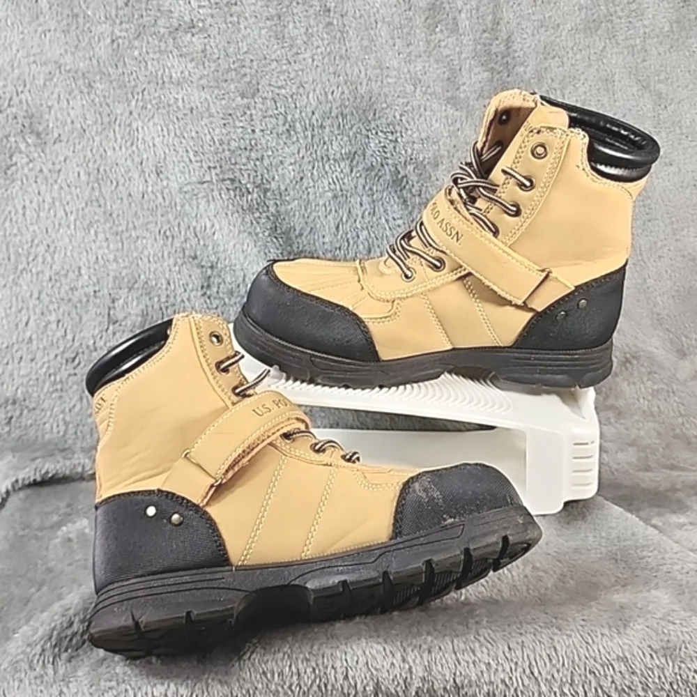 U S POLO Assn Connor Kid's Boots. Size 3 - Picture 2 of 9